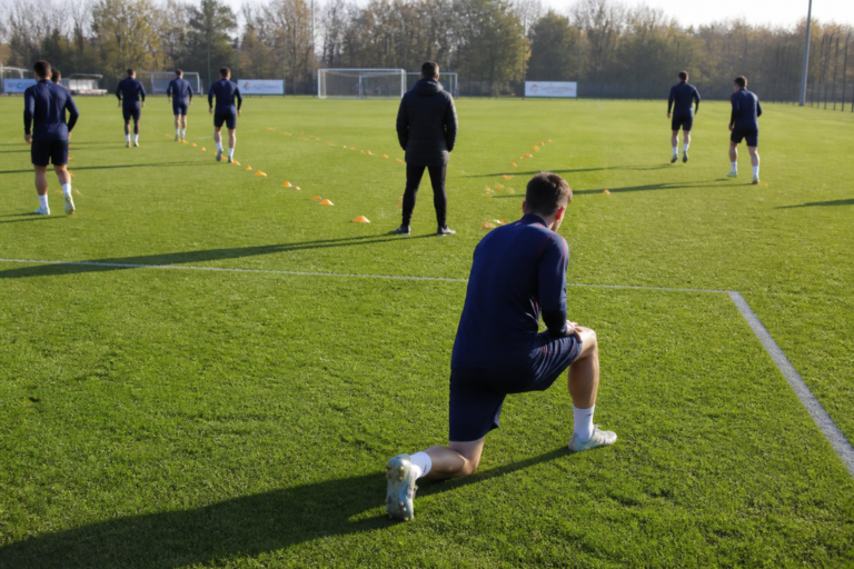 Circuit endurance football sans ballon : 6 exercices pour durer sur le terrain